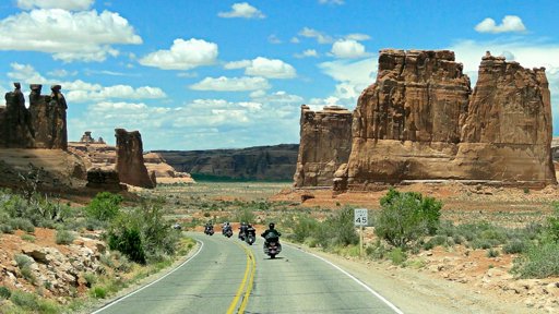 Exploring the Best Motorcycle Routes in the US
