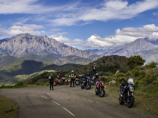 Exploring the Scenic Beauty of Motorcycle Touring Routes